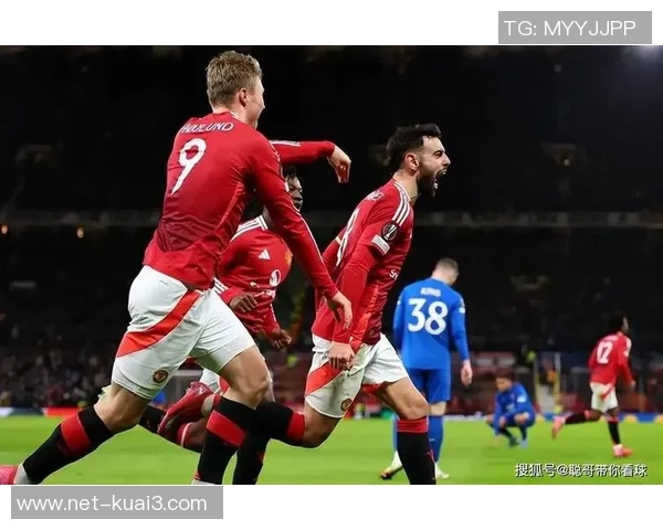 曼联对阵布莱顿黑球的精彩对决分析与赛后点评