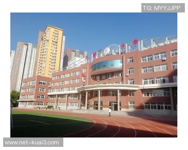 李添荣的奋斗历程与人生哲学探索：从平凡到卓越的成长之路